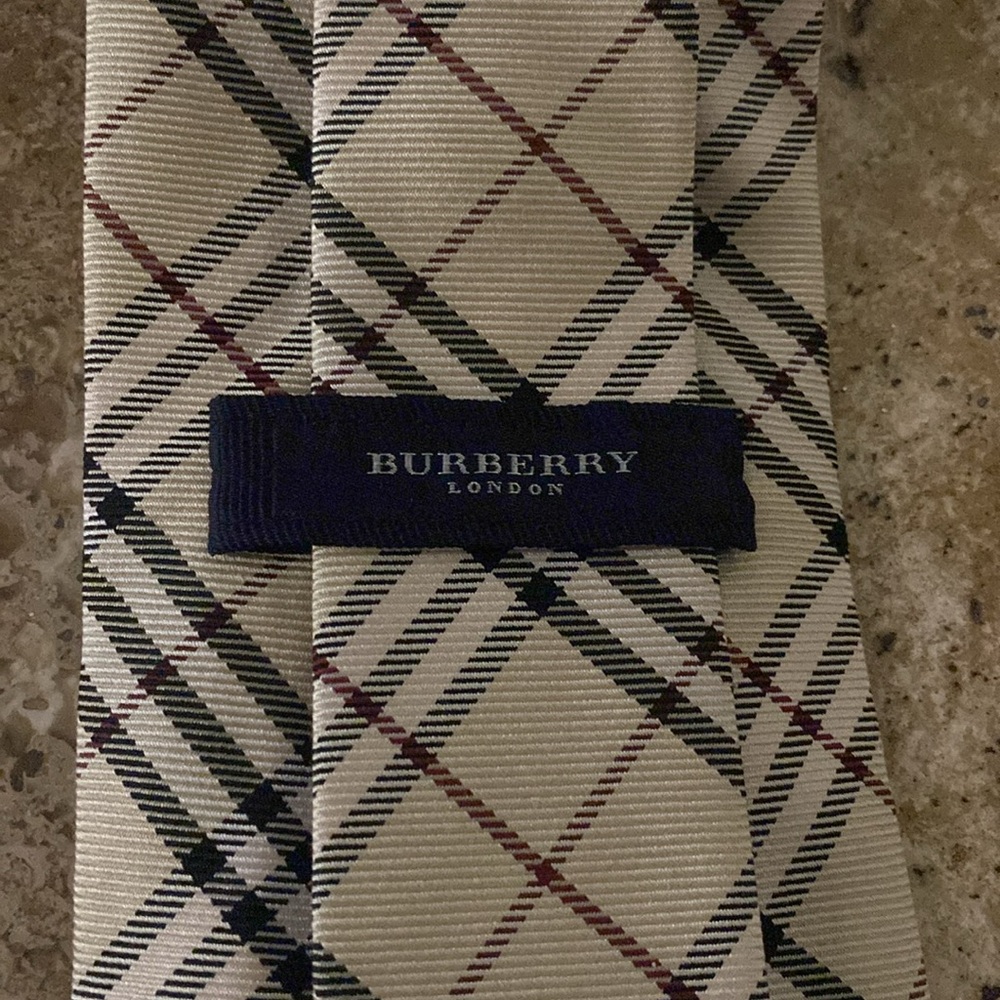 Burberry Silk Check Tie - Beige - One size Excellent condition no flaws ! - Picture 6 of 13